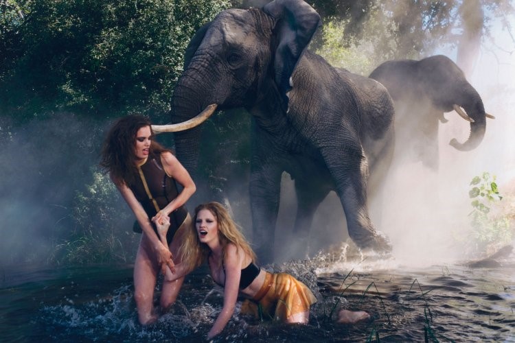 La photo la moins insultante du calendrier Pirelli de Peter Beard.