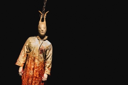 Orestie (une comédie organique ?), mise en scène de Romeo Castellucci d'après Eschyle. Orestea 2015 © Guido Mencari Source : http://www.theatre-odeon.eu/fr/2015-2016/spectacles/orestie.