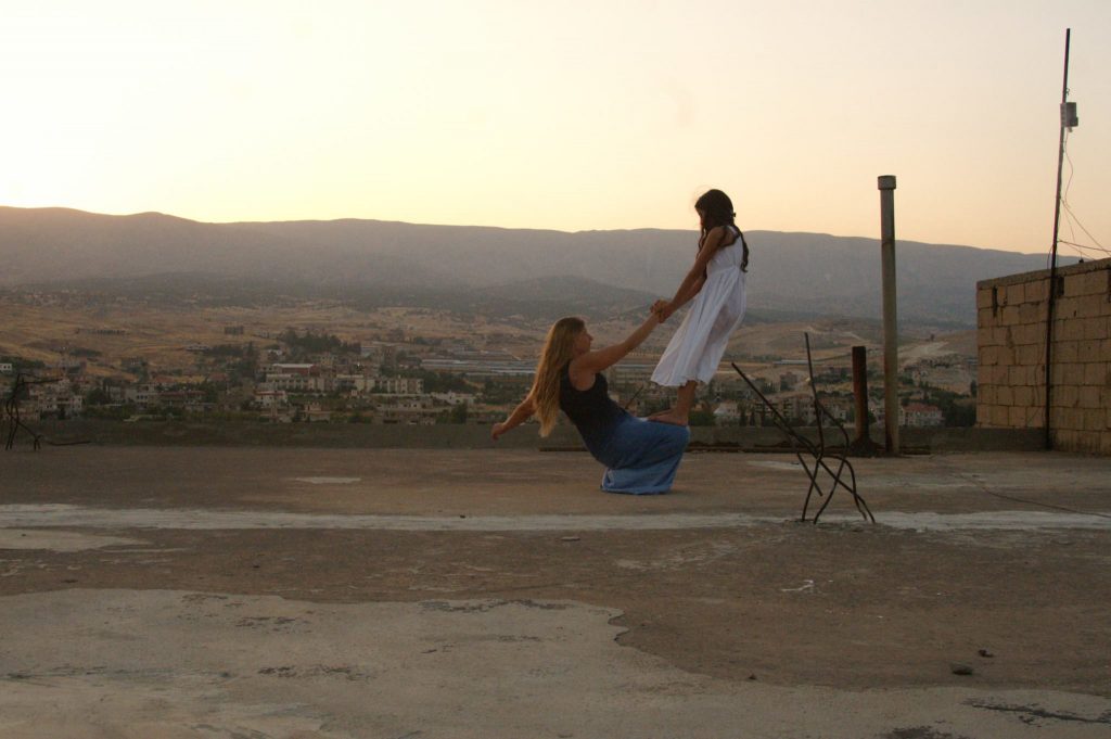 Cécile Hadj-Hassan, Attitudes #3, 2016 Extrait d'une série de 3 photographies, 24 x 36 cm