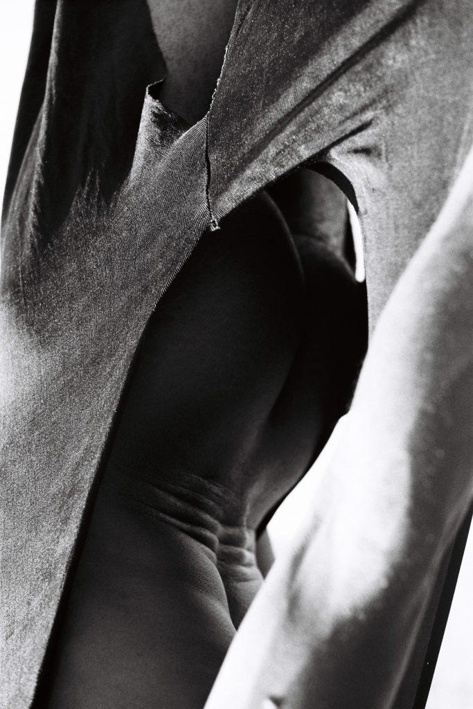 ©Olga Caldas - Le Lac, Performing white and black
