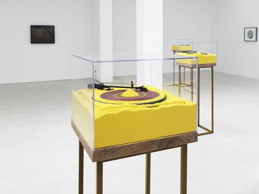 Jingfang Hao & Lingjie Wang, Grincer, 2016