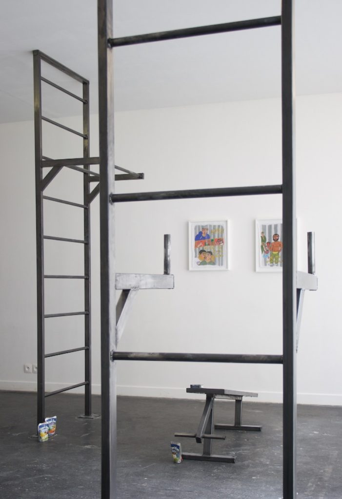 4 - Vue de l_exposition Tropical Concrete Gym Park, Glassbox Paris, courtesy Soufiane Ababri, Hadrien Gerenton _ Galerie Praz Delavallade, Paris, Los Angeles manifesto21