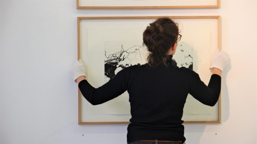 Capucine Vever, Lame de Fond, 2019, vue de l'accrochage, exposition Mirage Linéaire, galerie Eric Mouchet. ©Chloé Cortella