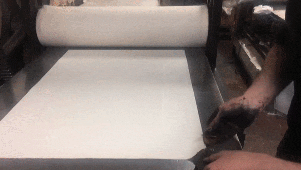 Capucine Vever, Lame de Fond, 2019, détail, installation de 9 impressions taille douce sur papier Hahnemühle. ©Chloé Cortella