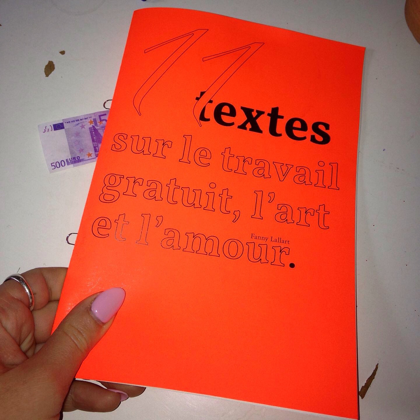 © Fanny Lallart 11 textes sur le travail gratuit, l'art et l'amour, 2019
