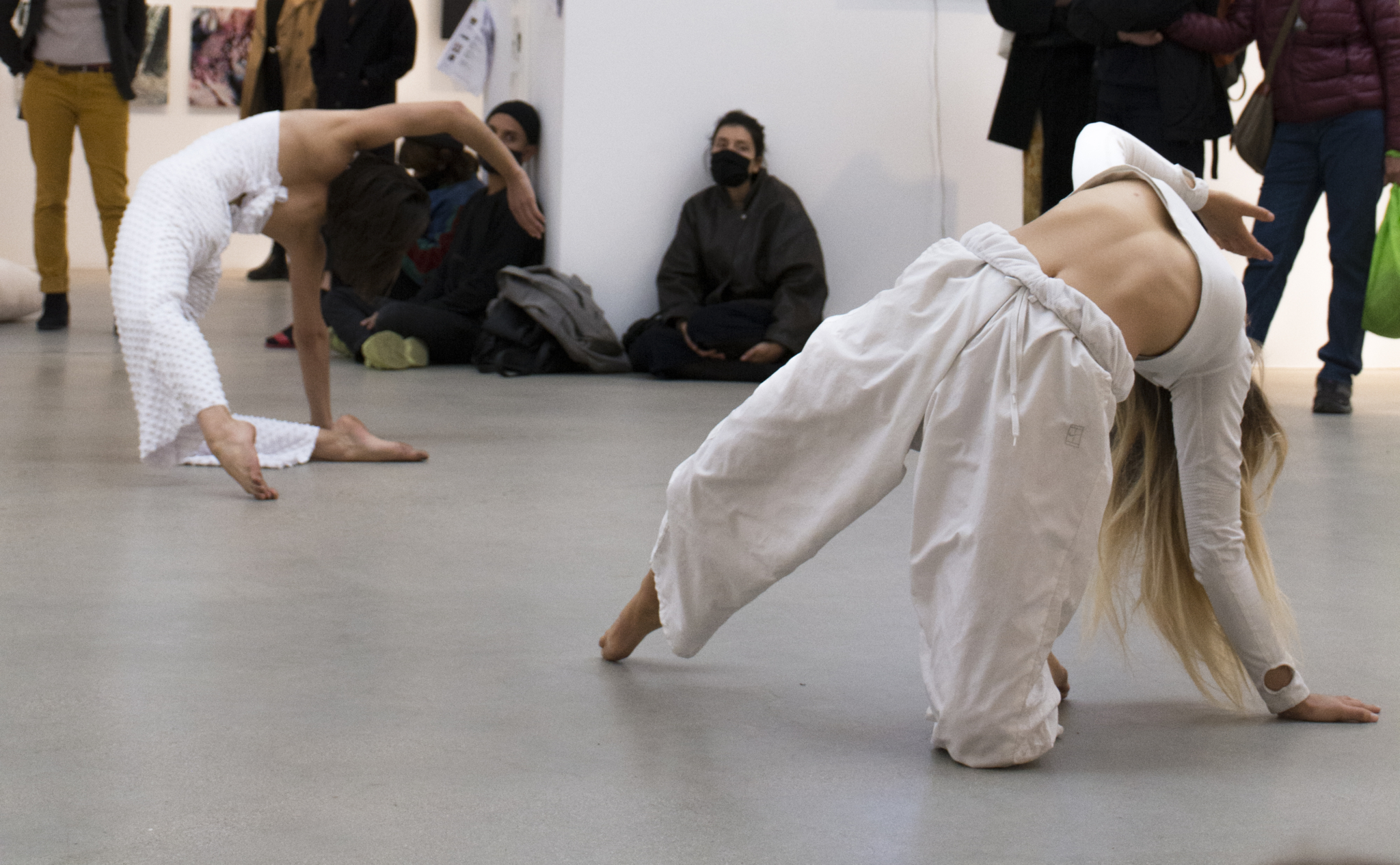 Tilhenn Klapper Magic Cloud Dance_Photos Celia Boutillier_2020_Galerie Thaddaeus Ropac Pantin_Tilhenn Klapper et Anais Barras_Manifesto21