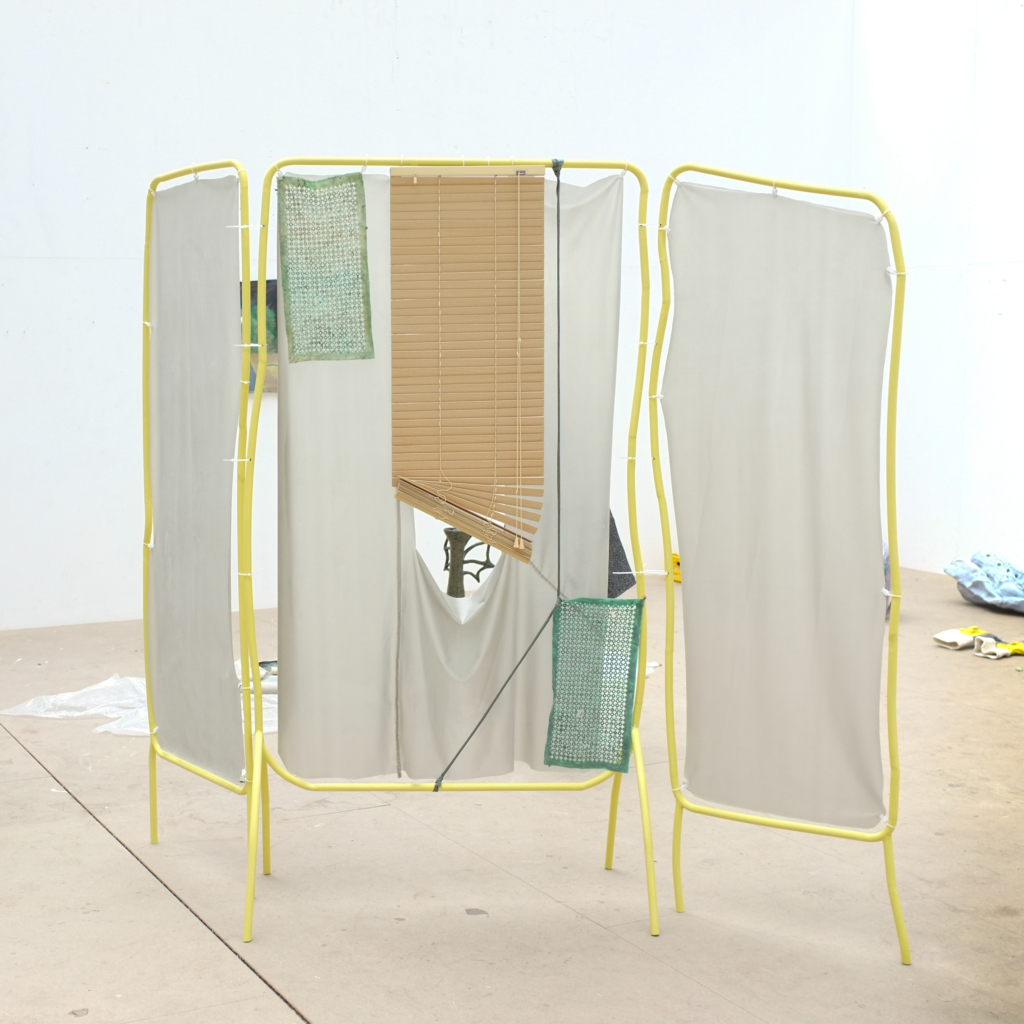 Lucille Leger, Vulnerability sinks into the closed doors, 2020 © Lucille Leger(1) manifesto 21
champs magnétiques