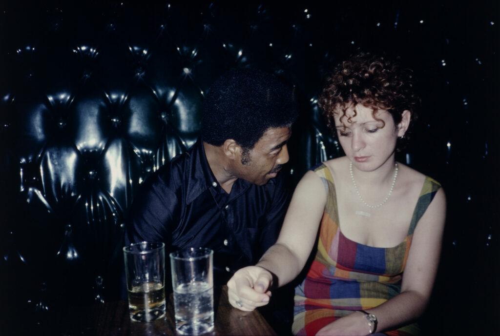 Photographie de la série : The Ballad of Sexual Dependency, 1982-1995 présenté dans Toute la beauté et le sang versé